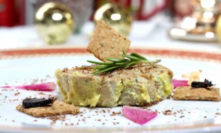 Foie gras mi-cuit, crackers et ail noir du tarn