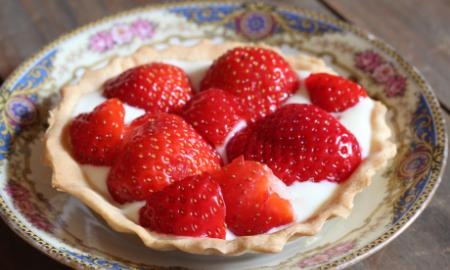 Tartelettes aux fraises, fromage blanc et sirop de safran