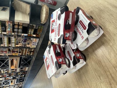 Yaourt sur lit de confiture laiterie fabre