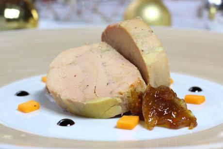 FOIE GRAS MI-CUIT AVEC CONFITURE D'OIGNONS ET FIGUES SECHES