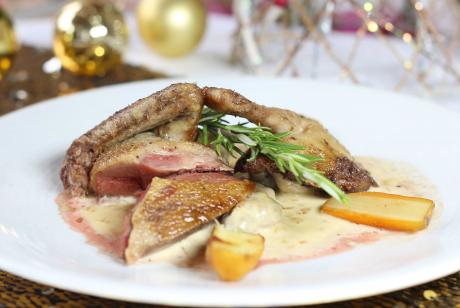 Pigeons rôtis en cocotte et ses ris d'agneau a la crème