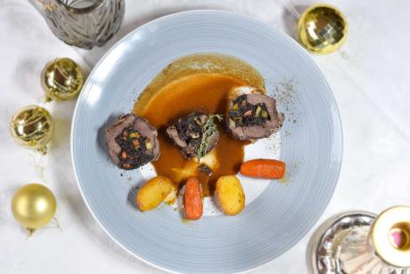 Rable de lièvre fourré sauce poivrade